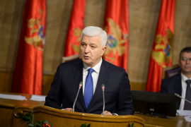 Premijer traži da se na sjednicama služi samo crnogorska voda