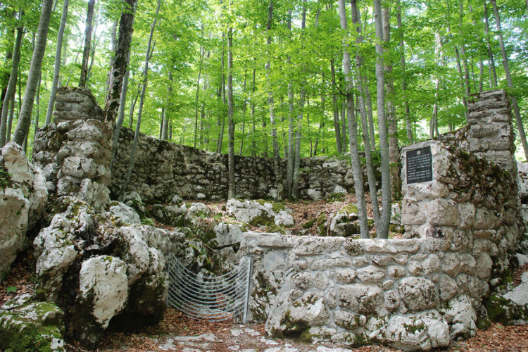 Prekopavanje Šaranove jame bez znanja porodica žrtava
