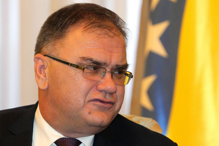 Ivanić: Nikolić ne može u BiH zbog Izetbegovića