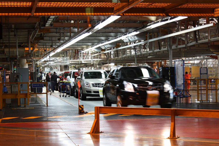 Popusti i praznici pogurali prodaju automobila u SAD