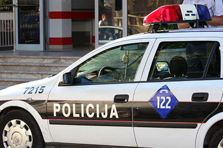 Mostar: Skuterom presreli vozilo pošte i ukrali penzije 