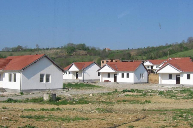 Šest kuća za povratnike i raseljene