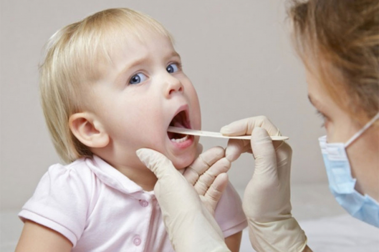 Ne liječiti djecu nemedicinskim preparatima