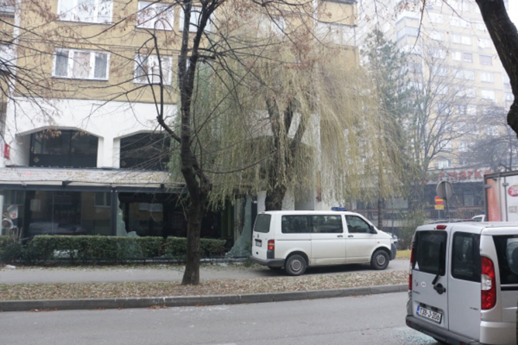 Nakon tuče na kafić bačene dvije bombe