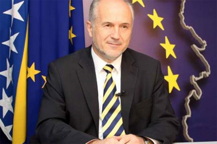 Incko: Secesija bi primorala međunarodnu zajednicu da interveniše u BiH