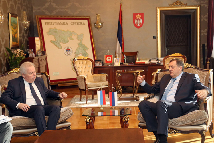 Dodik sa Ivancovim: Neophodno usvojiti zakon o Ustavnom sudu BIH