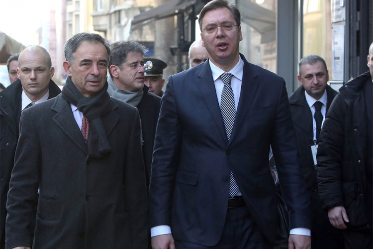 Vučić podržao Pupovca i pozvao ga u Beograd