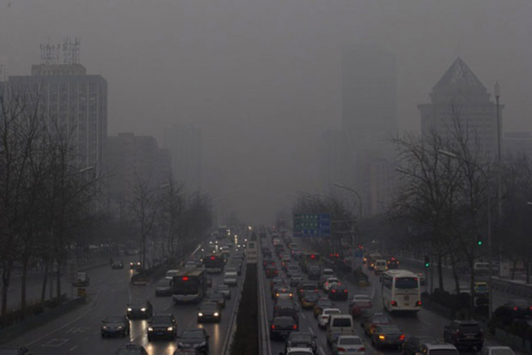 Peking: Zbog smoga otkazani letovi, zatvoreni autoputevi