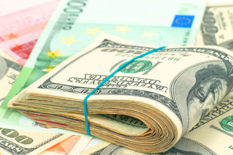 Evro i dolar skoro izjednačeni