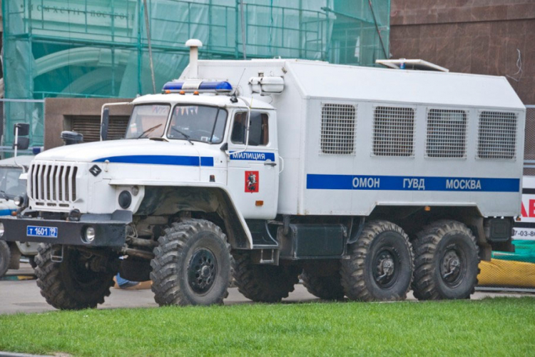 Moskva: Policija kamionima štiti od napada