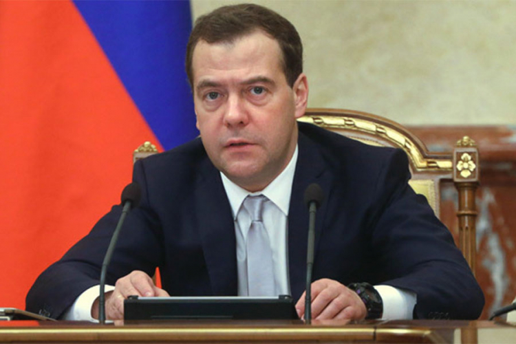 Medvedev potpisao da se BiH vrati 125 miliona $