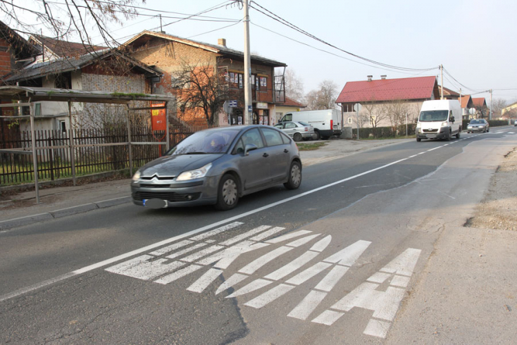 Strepe kada će dijete pasti pod kamion