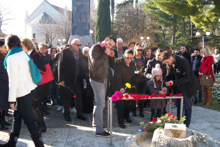 Trebinjsko „Nasljeđe“ na spomeniku braniocima Trebinja