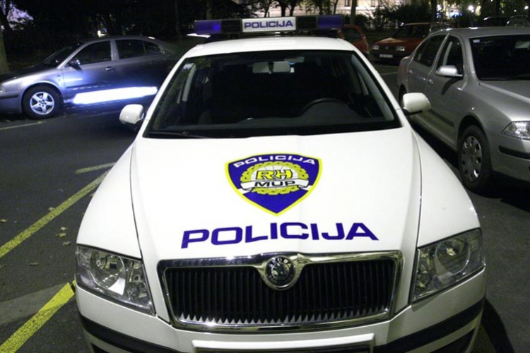 U nesreći kod Vinkovaca dvije osobe poginule, jedna povrijeđena