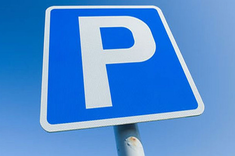 Posvađao se i potukao sa parking aparatom (VIDEO)