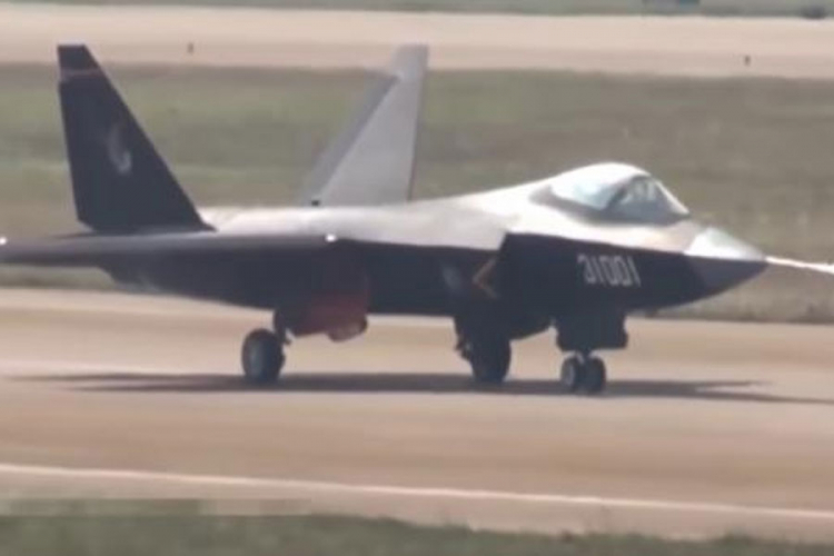Kinezi testirali novog "nevidljivog": Spreman FC-31 (VIDEO)