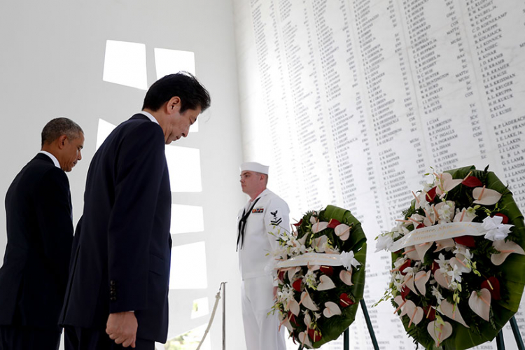 Obama i Abe zajedno u Perl Harboru