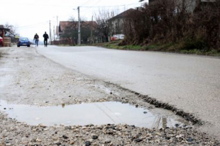 Sanacija bankina u tri ulice