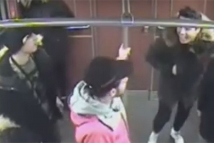 Maloljetni migranti pokušali zapaliti beskućnika u Berlinu (VIDEO)