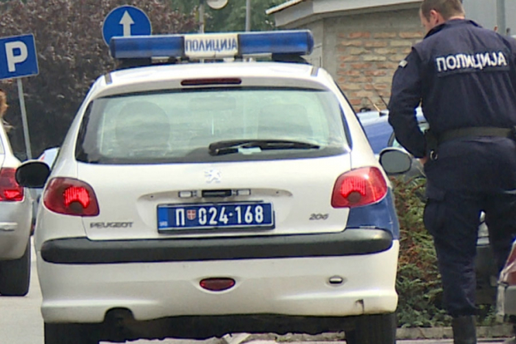 Dvoje poginulo u direktnom sudaru