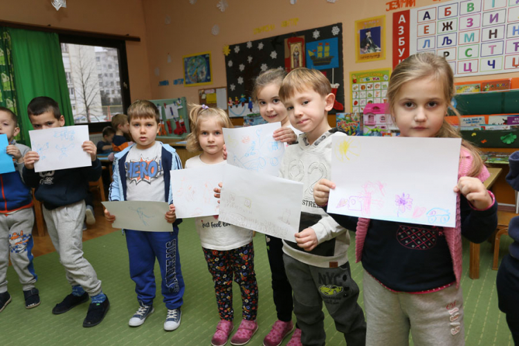 Mališani iz banjalučkog vrtića "Nataša" pisali pisma Djedu Mrazu