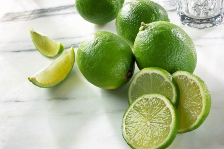 Blagodati citrusa - limeta ublažava glavobolju