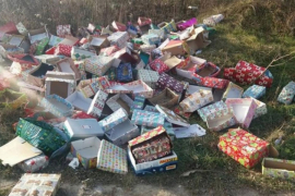 Pokrali dječije paketiće i pobacali u kanal (FOTO)