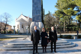 Trebinje: Položeno cvijeće palim borcima
