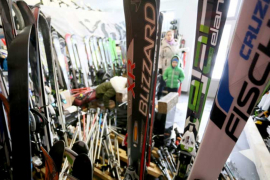 Pomama za skijama i sankama