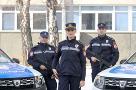 Dame u uniformi: Spretne pred diktafonima i izazovima