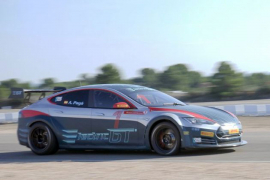 Tesla Model S Electric GT do 100 km/h za 2,1 sekundu