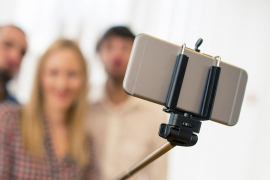 Dvoje tinejdžera usmrtio voz dok su pravili selfi