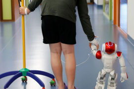 Uče robota da se lijepo ponaša