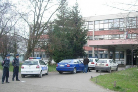 Đaci nasamarili profesora koji im je slao svoje nage fotografije