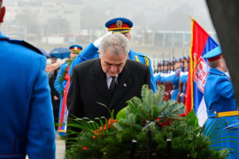 Nikolić: Moćnici hoće da menjaju našu istoriju, poslušnost je uslov