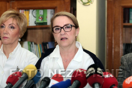 Izetbegovićeva se hvali, a građani izlaze na proteste