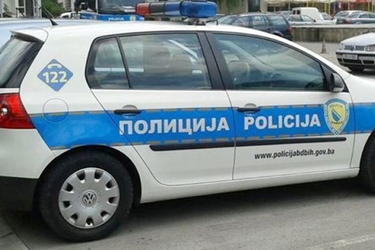 Brčko: Bomba u kesi na vratima direktora Komunalnog