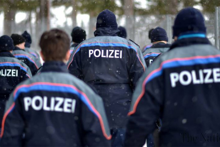 Švajcarska: Dva policajca ranjena, traga se za napadačem
