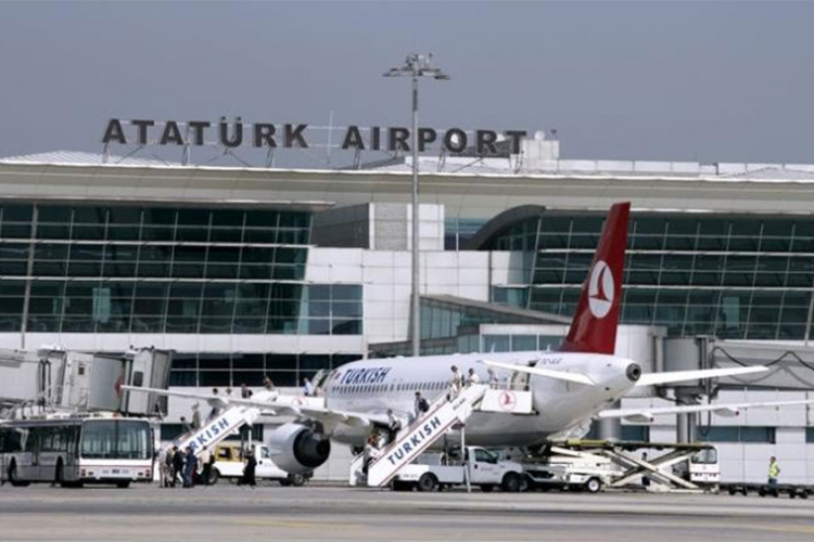 Privedena dva stranca na istanbulskom aerodromu