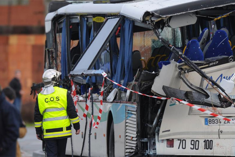 Četvoro poginulih, 20 povrijeđenih u nesreći u Francuskoj