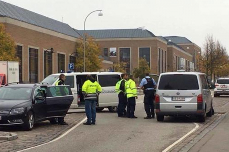 Dvije škole evakuisane zbog prijetnji bombom