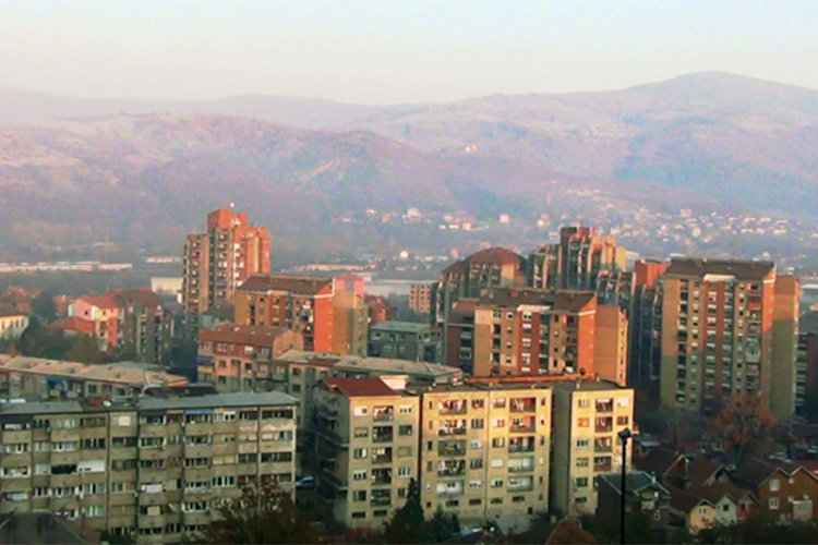 Kosovska Mitrovica: Bačena bomba na hotel
