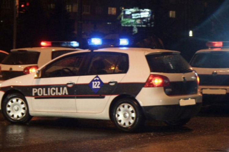 Eksplozija u Sarajevu: Bačena bomba na garažu i automobil