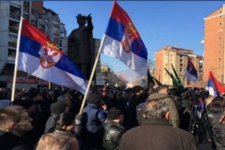 Protest u Kosovskoj Mitrovici: Srbi traže slobodu kretanja