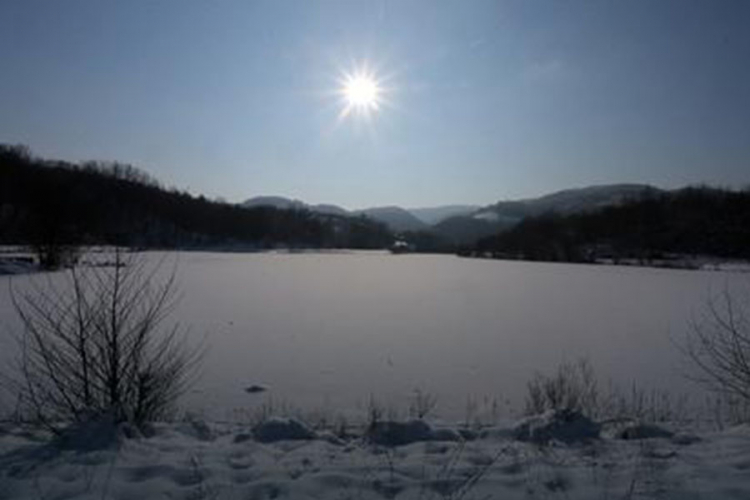 Zamrzlo Prilepsko jezero