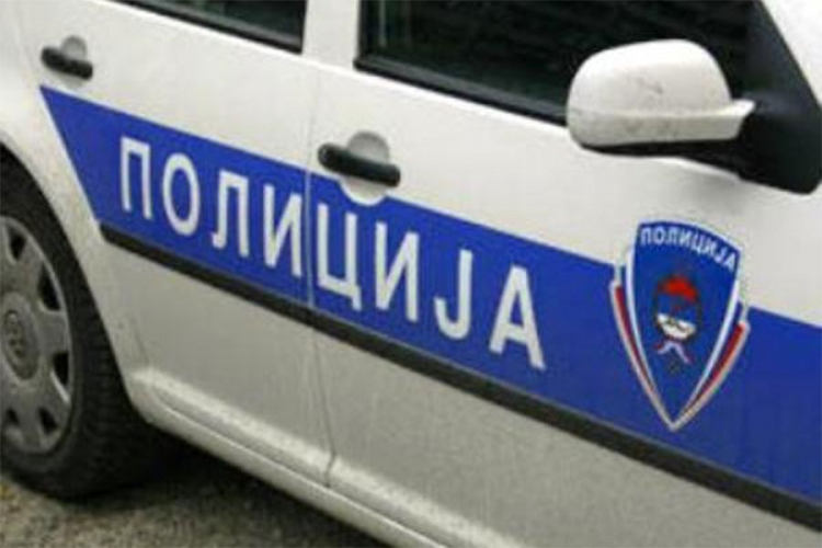 Saobraćajna nezgoda u Bijeljini, vozač udario u ogradu