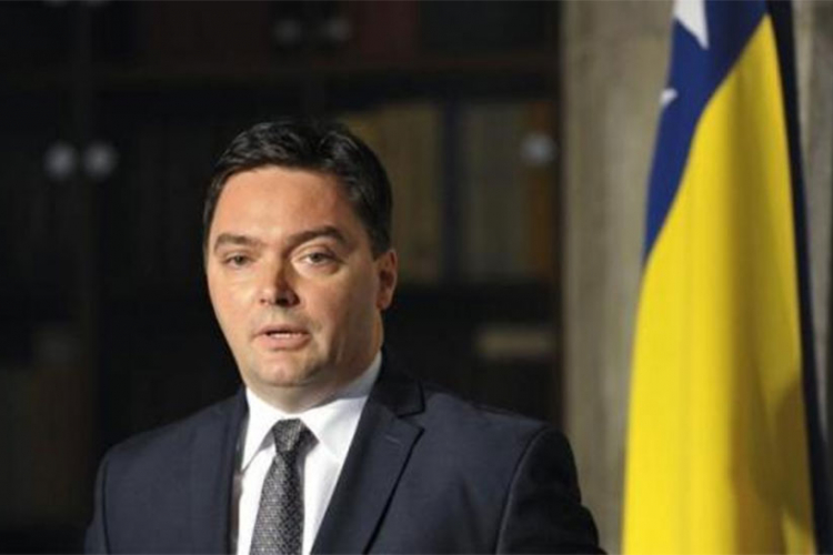 Košarac: Velike sile pokušavaju da sankcionišu one koji imaju dosljednu politiku