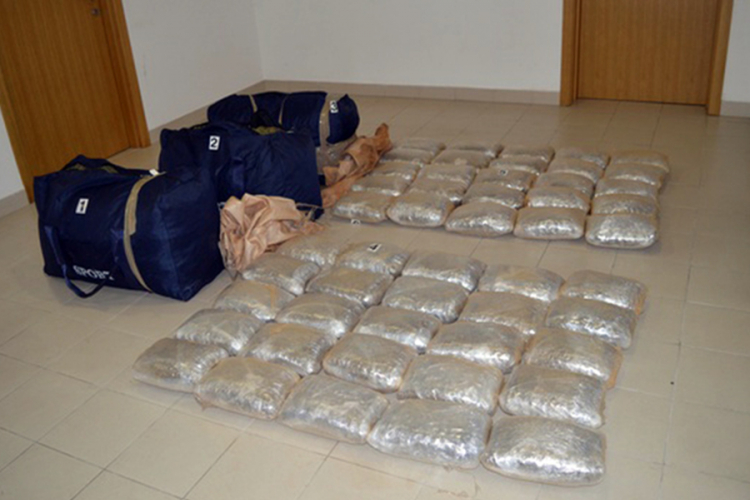 Na granici sa Albanijom zaplijenjeno 120 kilograma skanka