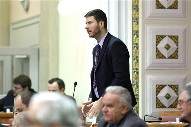 Pernar izbačen sa sjednice Sabora (VIDEO)