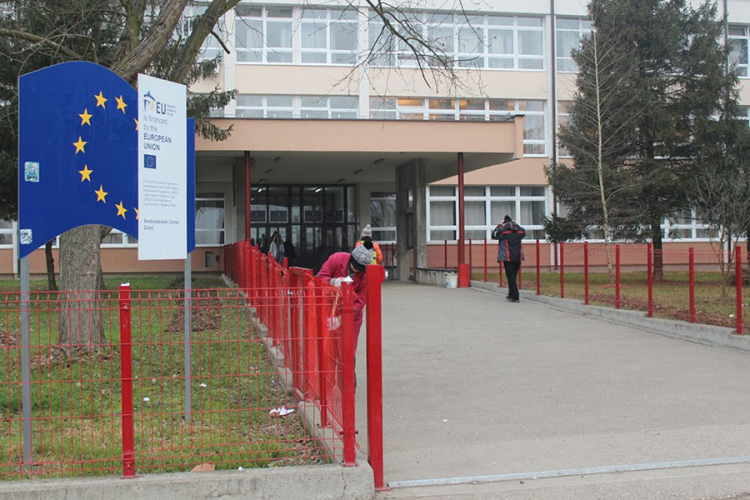 Doboj: Procurile fotografije golog profesora (FOTO)